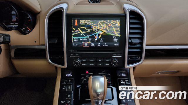 Porsche Cayenne 2017 — photo 13