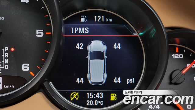 Porsche Cayenne 2017 — photo 20