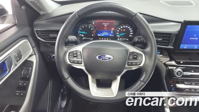 Ford Explorer 2022 — photo 13