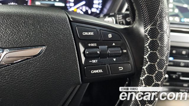 Genesis G80 2017 — photo 16