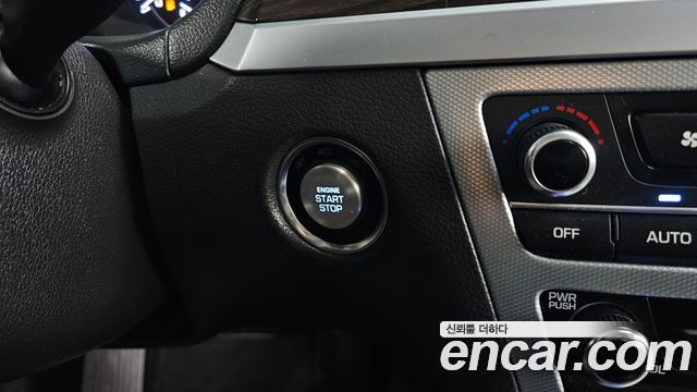 Genesis G80 2017 — photo 18