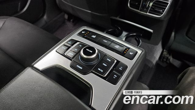 Genesis G80 2017 — photo 20