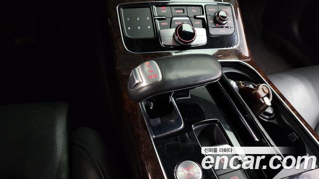 Audi A8 2015 — photo 9
