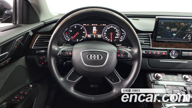Audi A8 2015 — photo 12