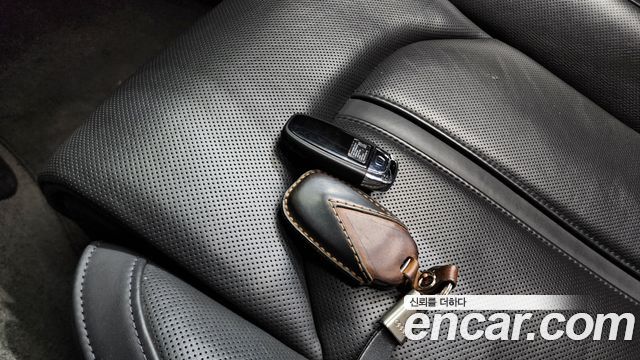 Audi A8 2015 — photo 15