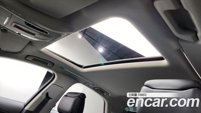 Audi A8 2015 — photo 16