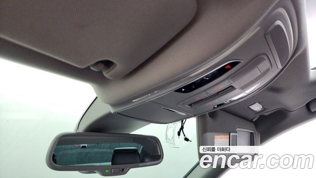 Audi A8 2015 — photo 20