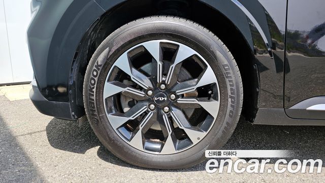 Kia Canival 2023 — photo 5