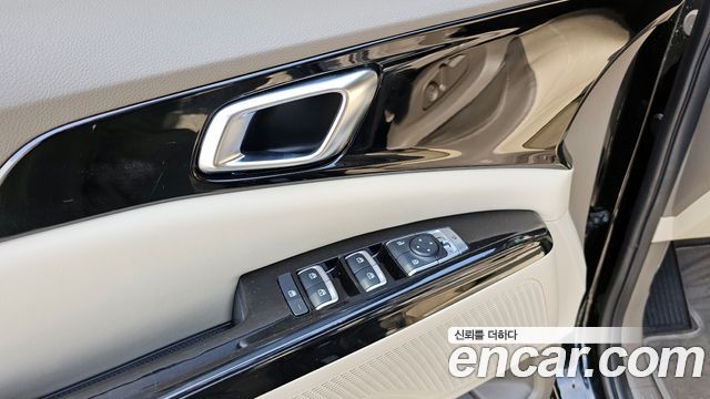 Kia Canival 2023 — photo 17