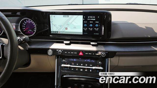 Kia Canival 2023 — photo 18
