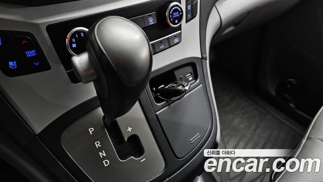 Hyundai Starex 2018 — photo 12
