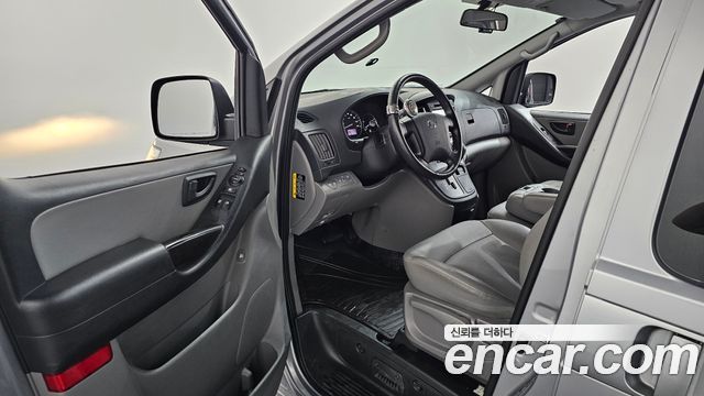Hyundai Starex 2018 — photo 13