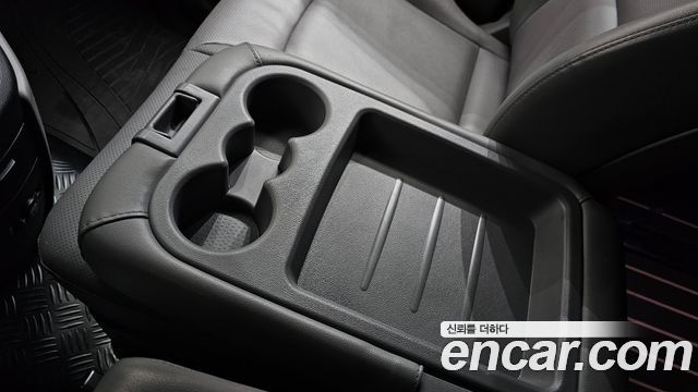 Hyundai Starex 2018 — photo 23