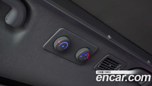 Hyundai Starex 2018 — photo 31