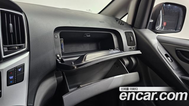 Hyundai Starex 2018 — photo 32