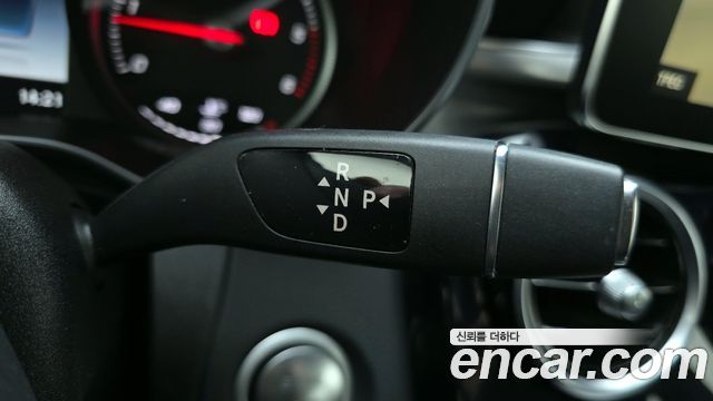 Mercedes-Benz C-Class 2017 — photo 9