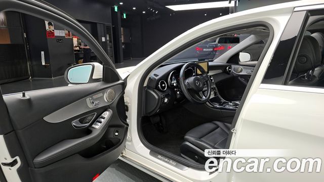 Mercedes-Benz C-Class 2017 — photo 10