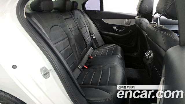 Mercedes-Benz C-Class 2017 — photo 11