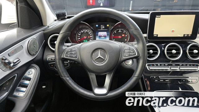 Mercedes-Benz C-Class 2017 — photo 13
