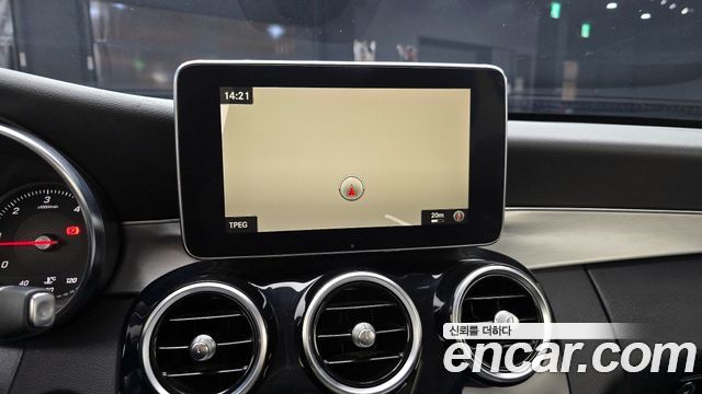 Mercedes-Benz C-Class 2017 — photo 15