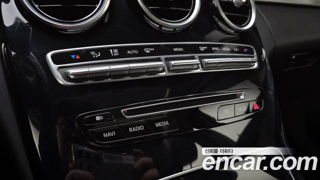 Mercedes-Benz C-Class 2017 — photo 18