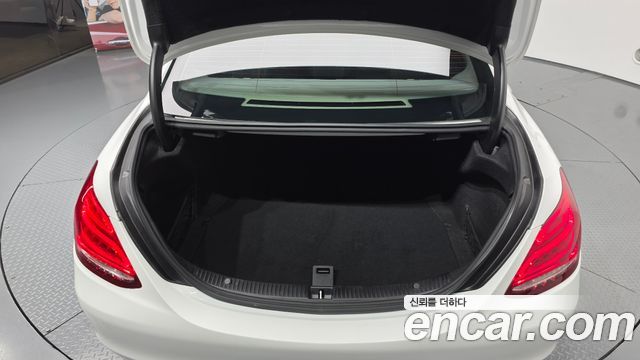 Mercedes-Benz C-Class 2017 — photo 20
