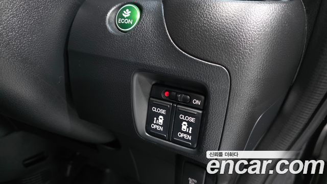 Honda N-BOX 2016 — photo 15