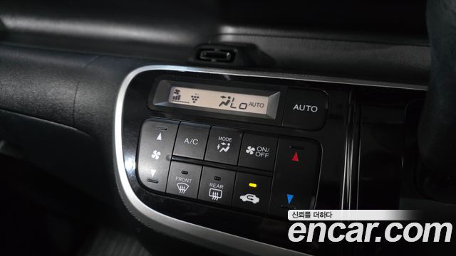 Honda N-BOX 2016 — photo 16
