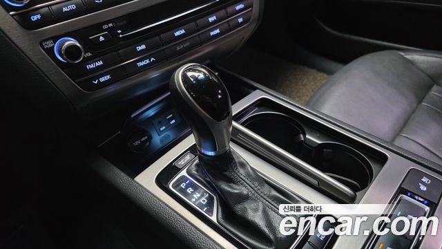 Hyundai Genesis 2016 — photo 9