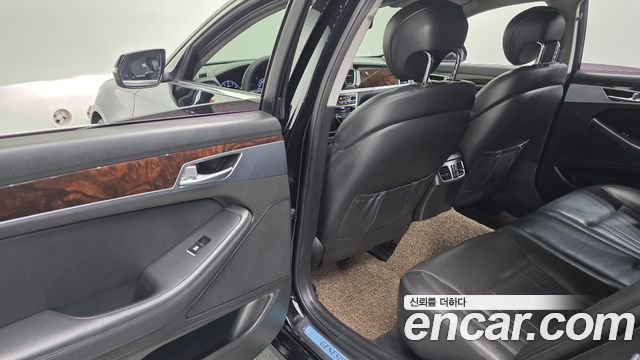 Hyundai Genesis 2016 — photo 18