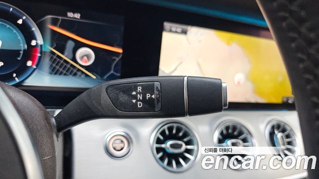 Mercedes-Benz CLS-Class 2019 — photo 9