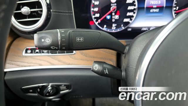 Mercedes-Benz E-Class 2020 — photo 29