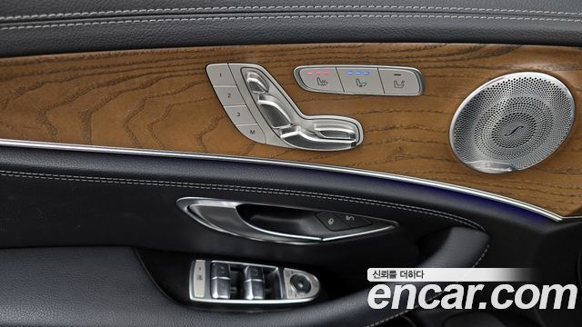 Mercedes-Benz E-Class 2020 — photo 30