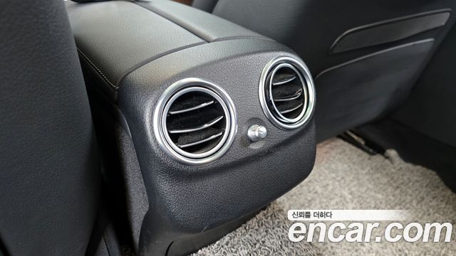 Mercedes-Benz E-Class 2020 — photo 32