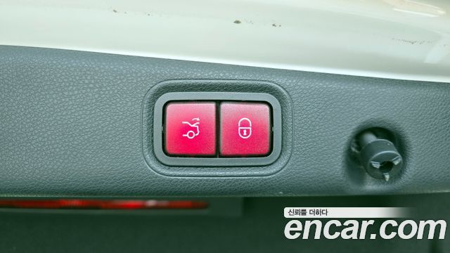 Mercedes-Benz E-Class 2020 — photo 34
