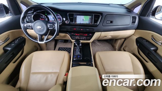 Kia Canival 2017 — photo 10