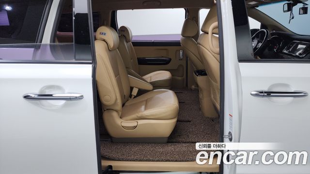 Kia Canival 2017 — photo 17