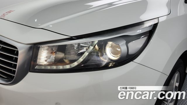 Kia Canival 2017 — photo 8