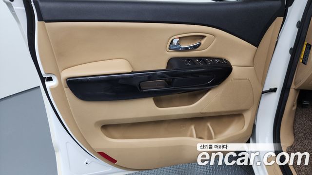 Kia Canival 2017 — photo 14