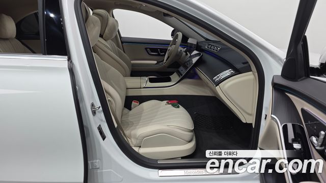 Mercedes-Benz S-Class 2024 — photo 16