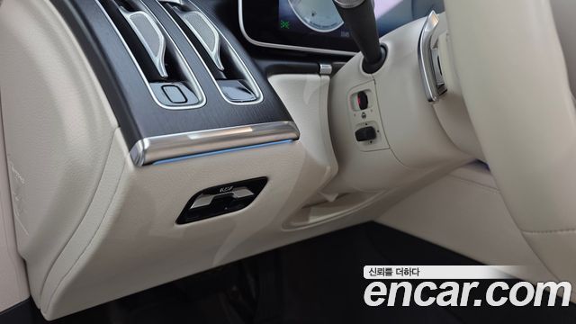 Mercedes-Benz S-Class 2024 — photo 27