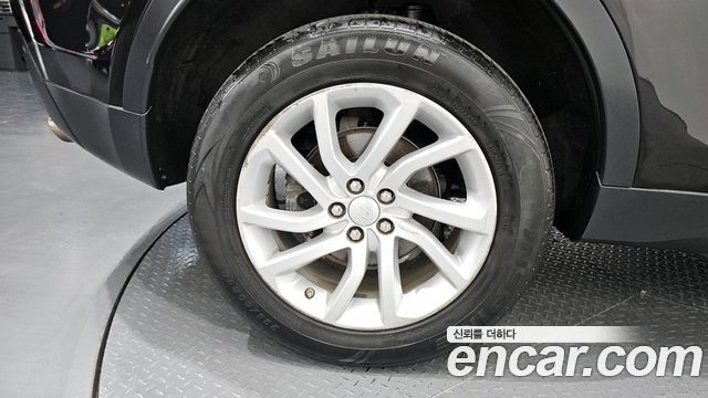 Land Rover Discovery Sport 2017 — photo 5