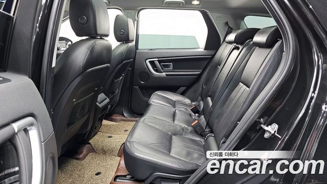 Land Rover Discovery Sport 2017 — photo 17
