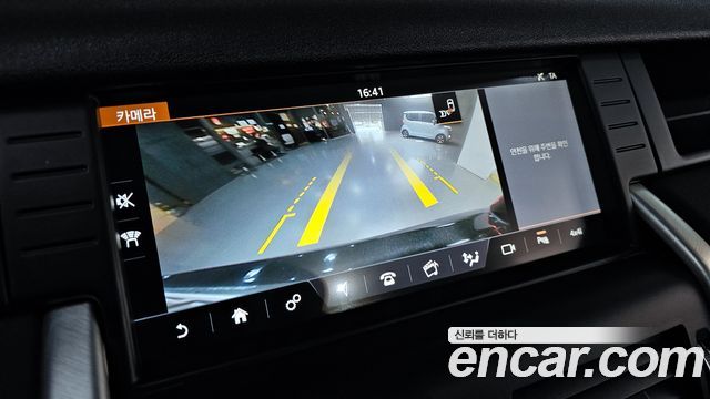 Land Rover Discovery Sport 2017 — photo 19