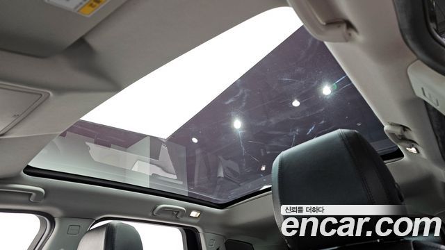 Land Rover Discovery Sport 2017 — photo 22