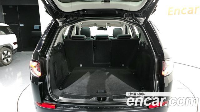 Land Rover Discovery Sport 2017 — photo 24