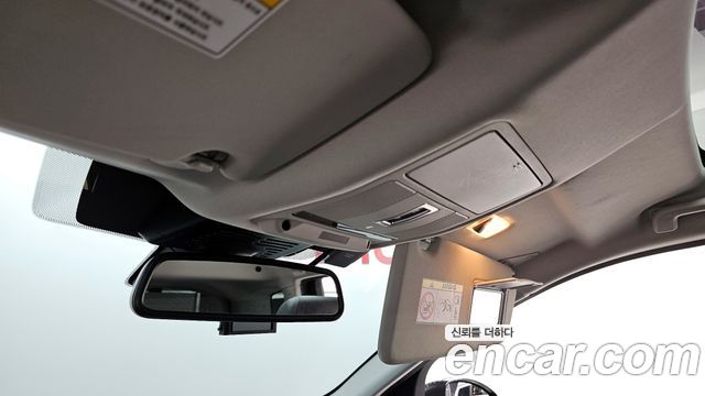 Land Rover Discovery Sport 2017 — photo 25