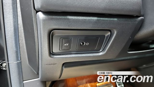 Land Rover Discovery Sport 2017 — photo 27