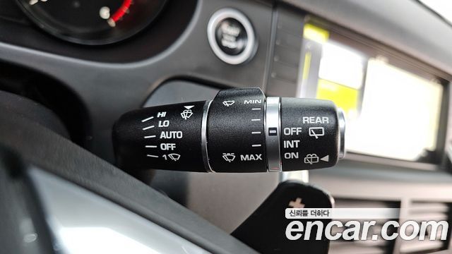 Land Rover Discovery Sport 2017 — photo 29