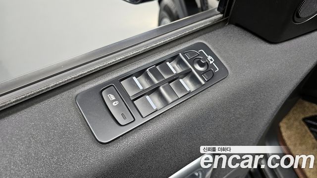 Land Rover Discovery Sport 2017 — photo 30